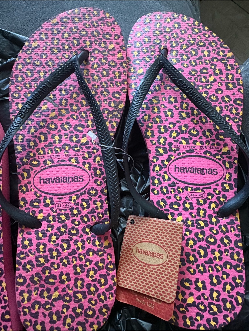 Havaianas Women’s Pink Leopard Print Flip Flops Sz 11/12 women